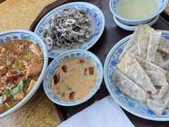 老北京炸灌肠-门框胡同百年卤煮(新街口店)