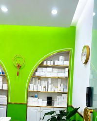 -苗医生专业祛痘·皮肤管理