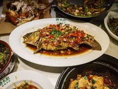 香酥大鲫鱼-费大厨辣椒炒肉(黄兴中心广场店)