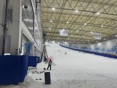 -乔波室内滑雪场