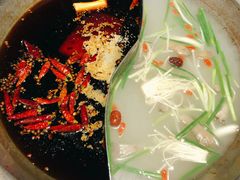 菌汤麻辣鸳鸯锅-宽板凳老灶火锅(南礼士路店)