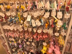 -名创优品(北京新中关购物中心地铁层店)