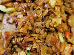 白辣椒炒猪肠皮-老脚婆婆土菜馆(广场·现代城店)