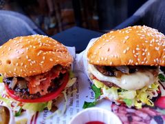 -The Habit Burger Grill 哈比特汉堡(世博店)