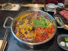 -鹿鸣山草本茶香火锅(园西路店)