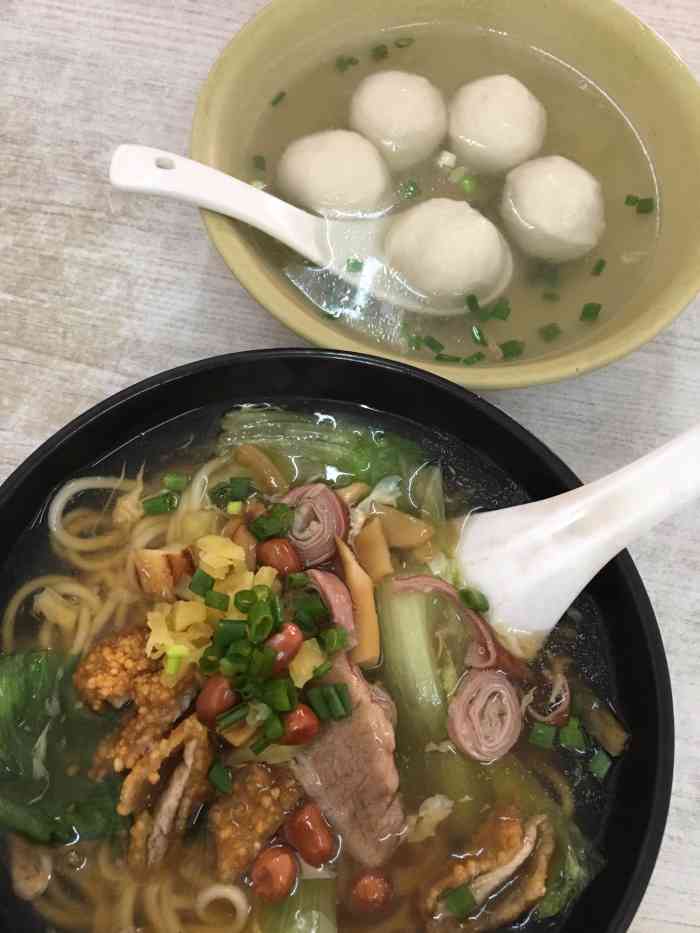 老漳州的味道·阿芬卤面-"【观感】可以看得出这是家很有历史的店,.