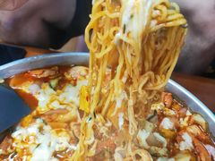 -亲昵春川鸡排(韩国美食街店)