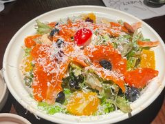 烟熏三文鱼沙拉-Fuzzy Bistro 浮几韩餐·茶酒馆