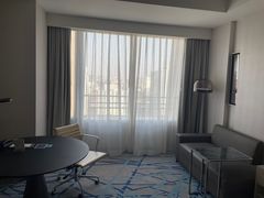 -上海漕河泾万丽酒店
