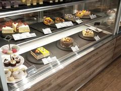 面包甜点陈列柜-欧式面包坊(青岛万象城店)