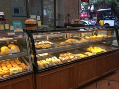 面包甜点陈列柜-赞记龙凤礼饼(广州市二宫向群宾馆店)