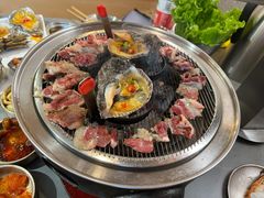 -围炉肉舍•炭烤活鳗•丹东海鲜烤肉(步行街店)