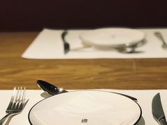 餐具摆设-造精酿餐厅