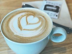 拿铁-猫的天空之城概念书店(束河店)