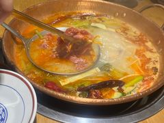 -洱火云南酸菜牛肉火锅(石景山当代商城店)