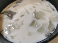 -志龙皇冠吃货椰子铺