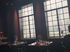 靠窗位-YUE·6·西式融合餐厅(外滩六号店)