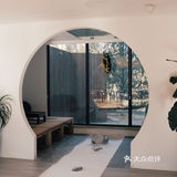 庭院内| 覆乘冬日夕曛之光