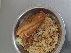 -梁阿婆廿年老牌扣肉糯米饭