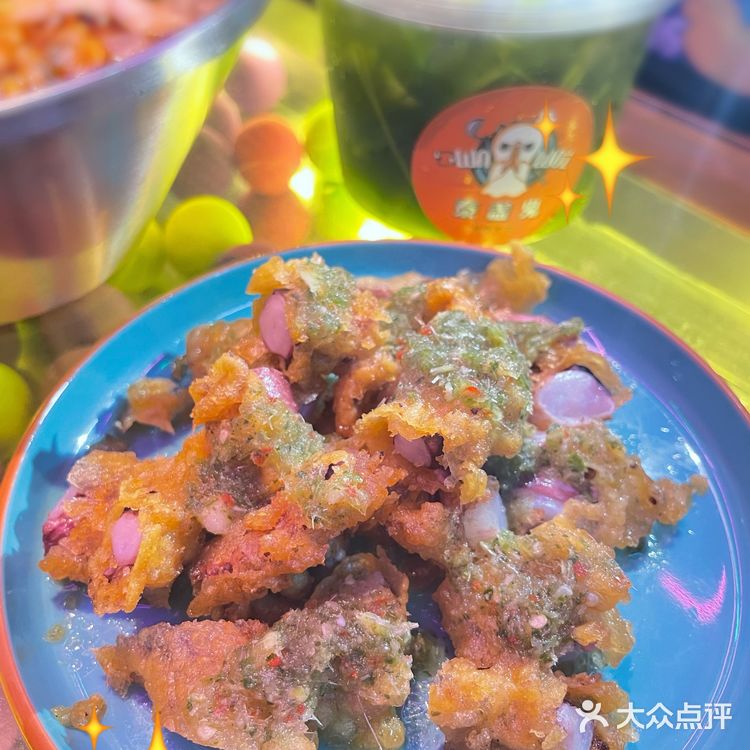 像极了泰国街边的大排档，好吃又不贵