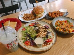 -HELLO 27 意面·沙拉·帕尼尼