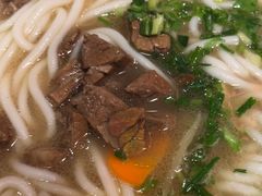 -鑫花溪牛肉米粉(东环大润发店)