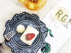 奶油草莓裸蛋糕-RGF(巨鹿路店)