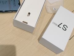 -华为授权体验店(中山公园来福士)