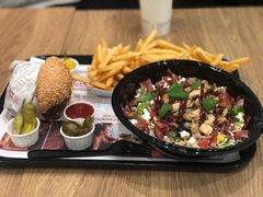 -The Habit Burger Grill 哈比特汉堡(世博店)