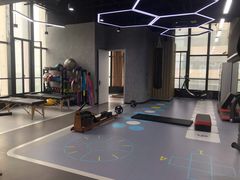 -跃动游泳健身俱乐部(新华传媒店)