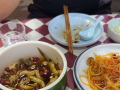 -川流不息·地道川菜·小龙虾(新松江路店)