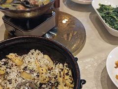 -帅巴人舅母子腊蹄民俗村