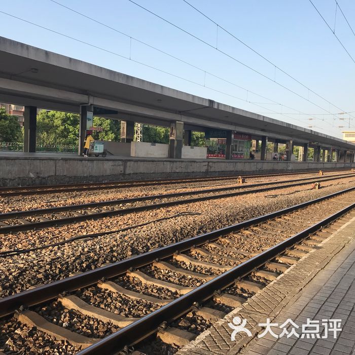 岳阳火车站站台图片图片