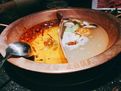 -山城鼎重庆老火锅(西安钟楼店)