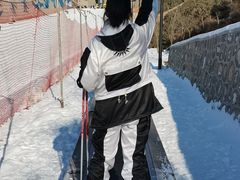 -采薇庄园四季滑雪场