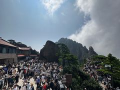 -黄山光明顶山庄