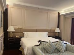 -深圳富苑皇冠假日套房酒店