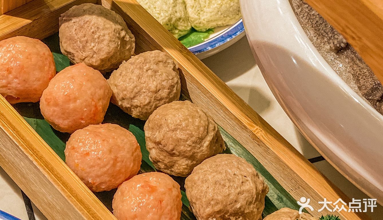吃火锅先喝汤[调皮]华阳这家牛排火锅太宝藏了