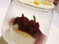 鲜草莓酸奶冻-王品台塑牛排(成都万象城店)