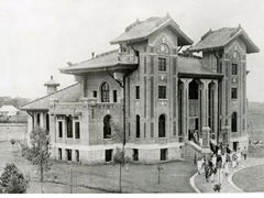 -中山大学广州校区南校园怀士堂