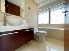 主卧卫生间-北京财富中心公寓-停车场