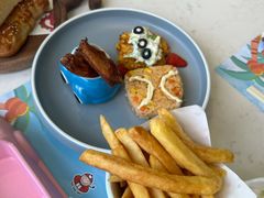 -水桶王国主题餐厅·聚会·生日派对·亲子活动·家庭套餐(亚龙湾希尔顿店)