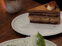 香蕉巧克力焦糖蛋糕-black rainbow coffee