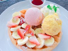 草莓香蕉松饼-莓园冰淇淋店