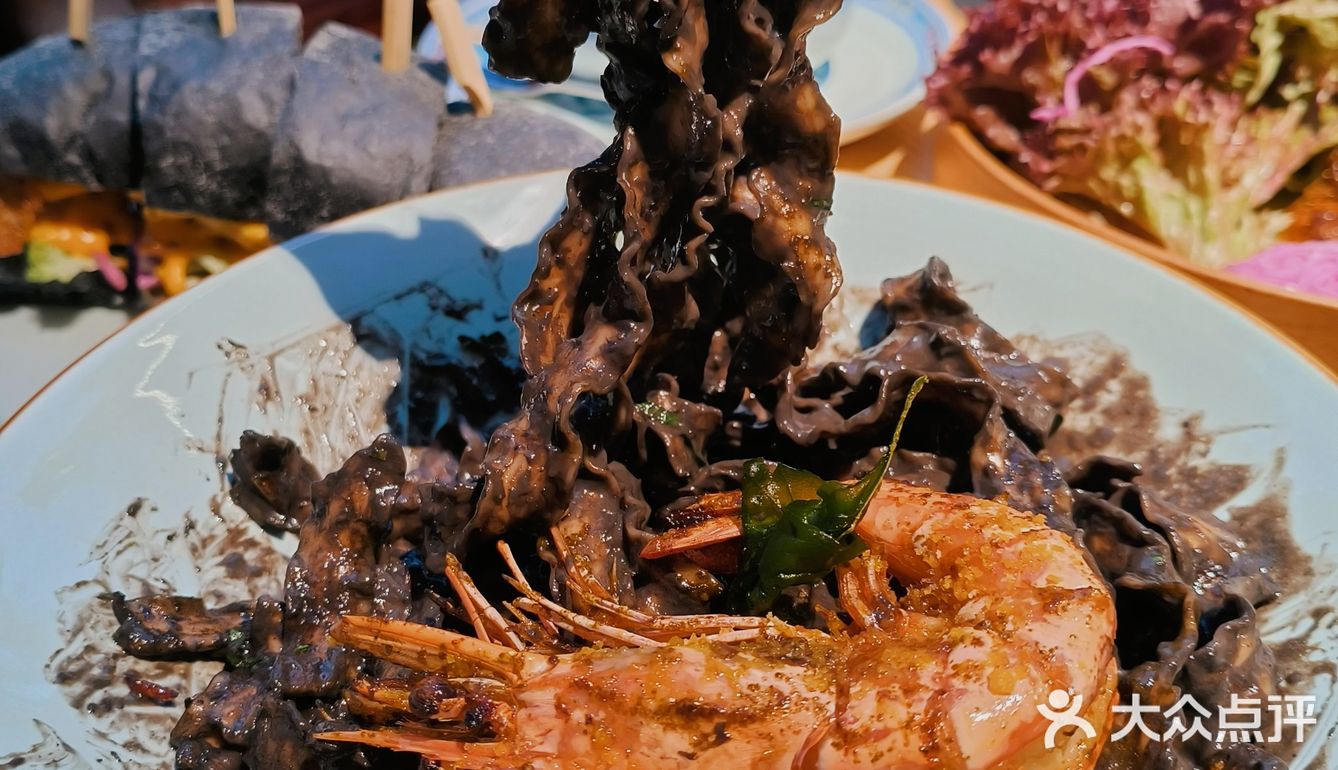 深圳首店｜约会超有氛围感的新中式简餐