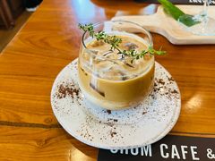 -Chom Cafe and Restaurant