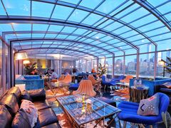 -The ROOF (通盈中心店)