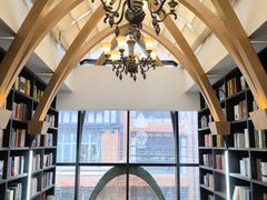 -钟书阁(松江泰晤士小镇店)