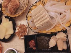 -洞庭洲·防空洞火锅·铜锅涮肉·烧烤(新百广场店)