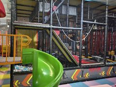 -嗨翻Hi-Fun竞技主题乐园·蹦床团建生日轰趴(荆川 国光1937店)